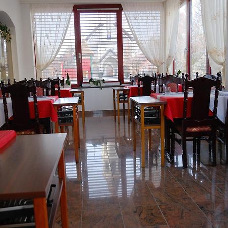 Today Appartement Famille Chippis Bagian luar foto