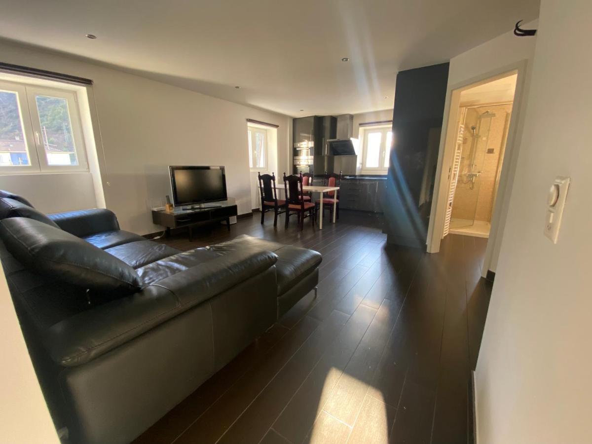 Today Appartement Famille Chippis Bagian luar foto