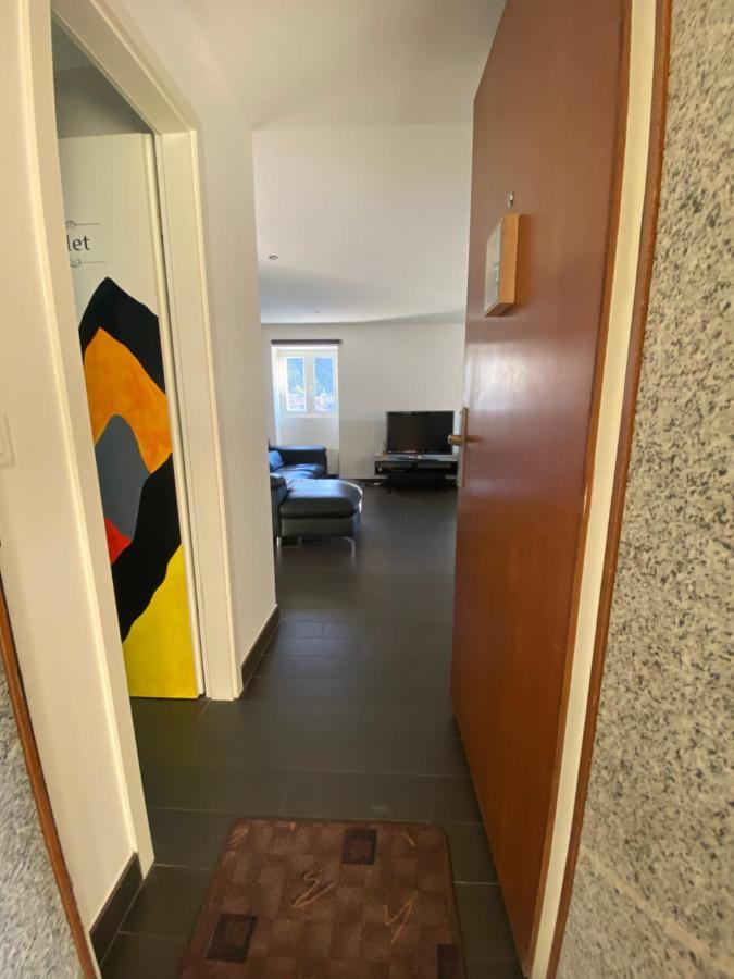 Today Appartement Famille Chippis Bagian luar foto