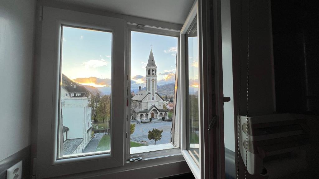 Today Appartement Famille Chippis Bagian luar foto