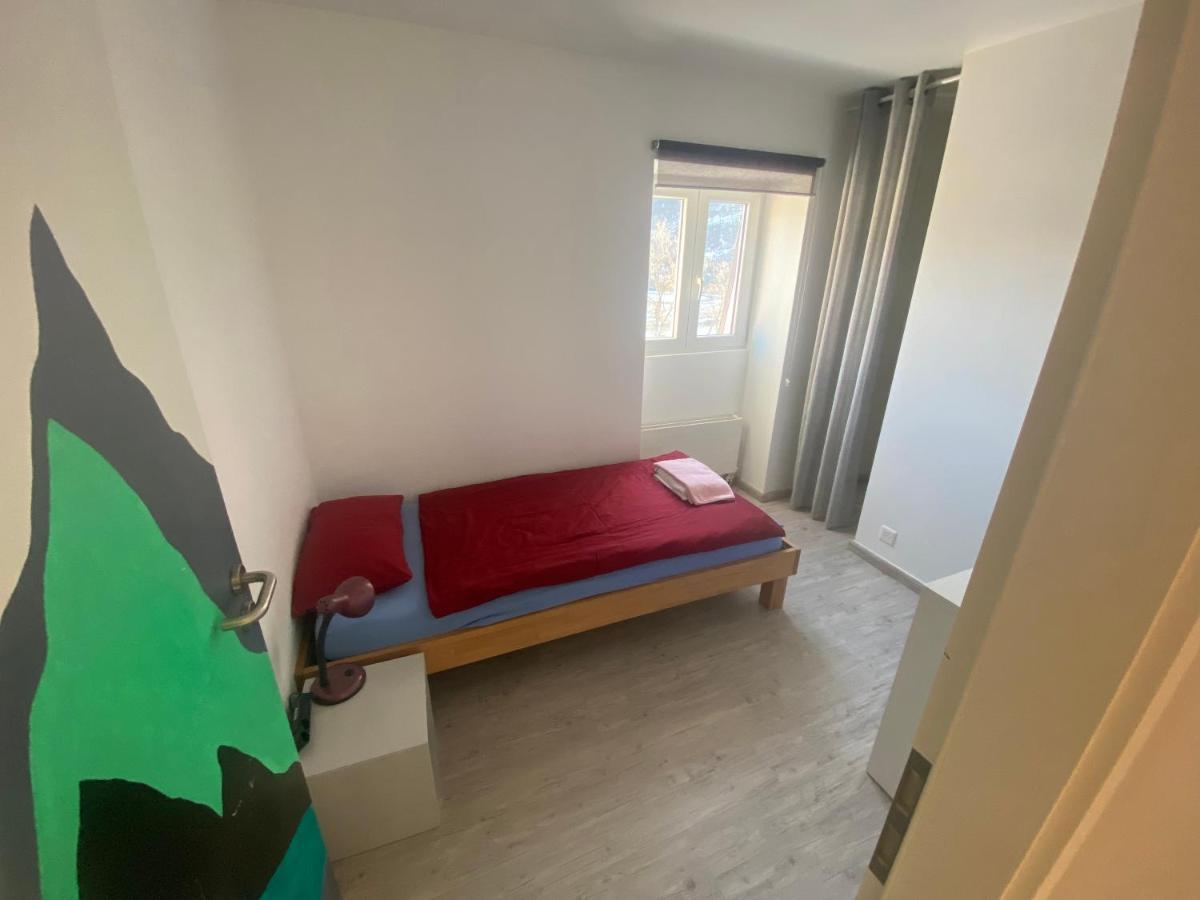 Today Appartement Famille Chippis Bagian luar foto