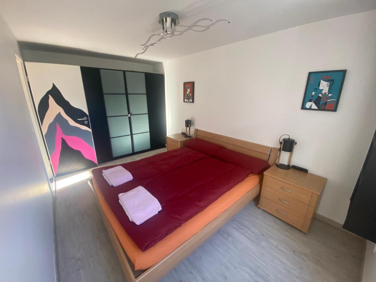 Today Appartement Famille Chippis Bagian luar foto