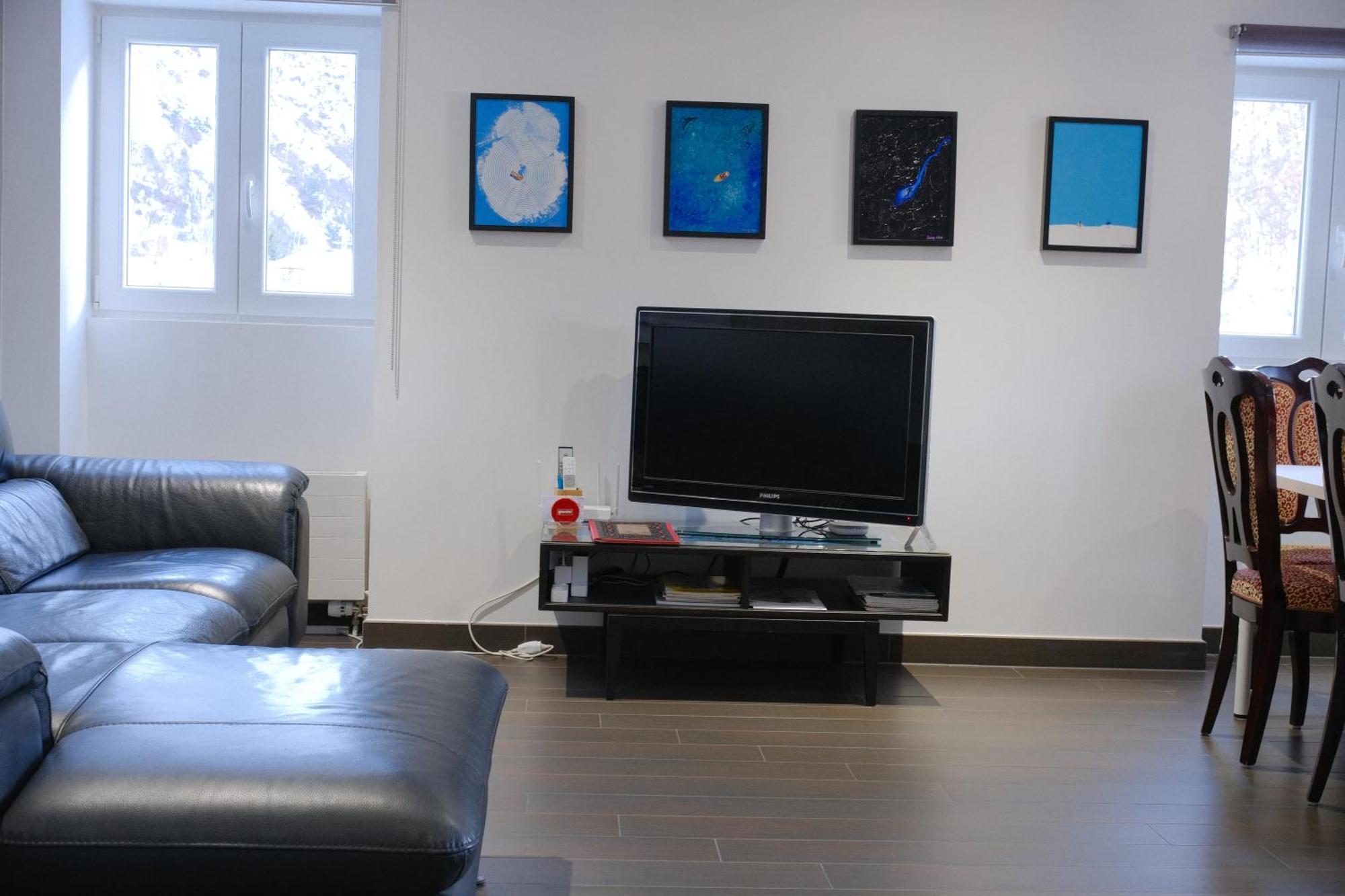 Today Appartement Famille Chippis Bagian luar foto