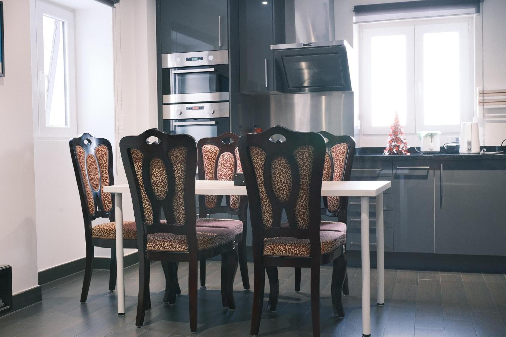 Today Appartement Famille Chippis Bagian luar foto